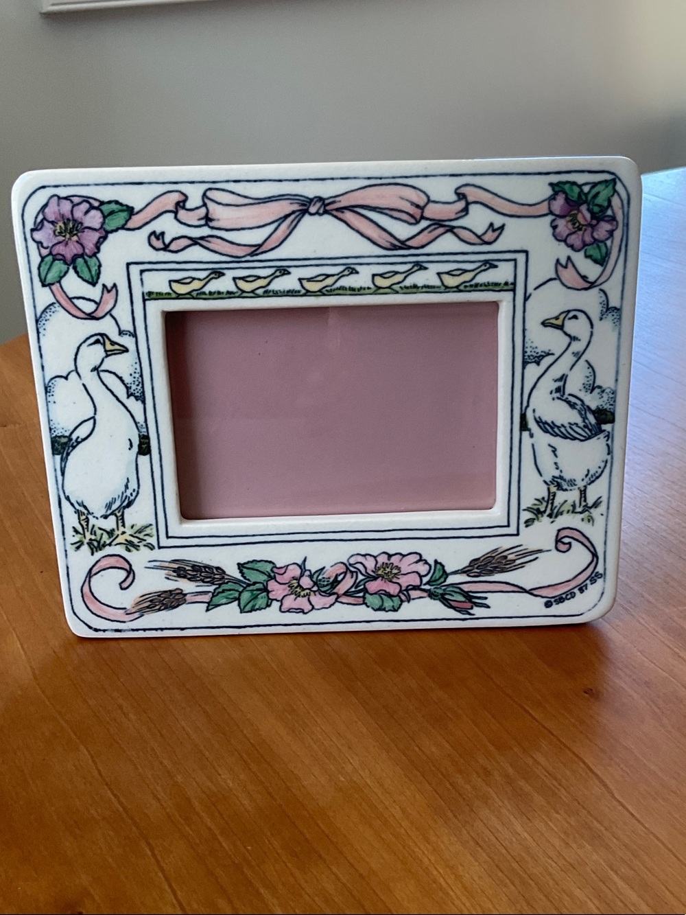SBCD Ceramic Picture Frame with Pink Floral & Goose Design